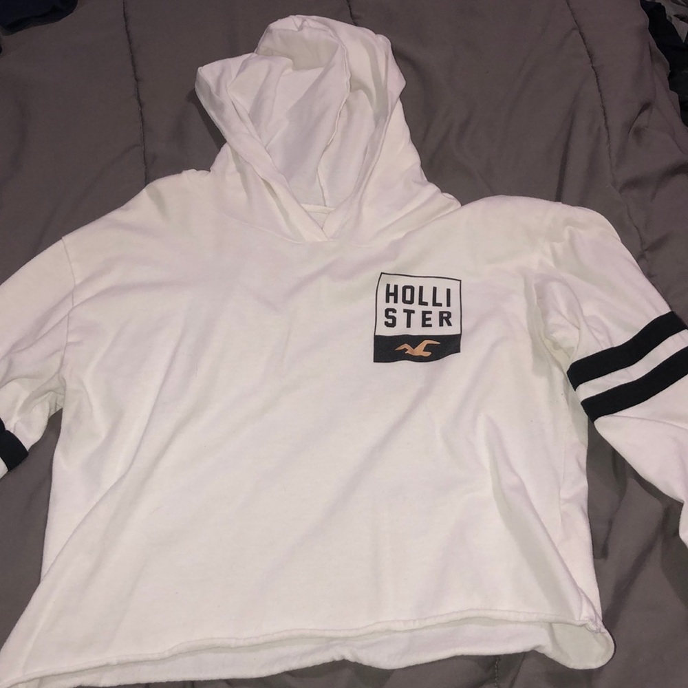 White Hollister cropped sweater